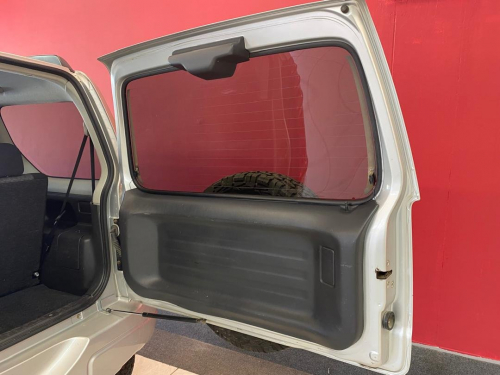Suzuki Jimny 1.3 a/t 4x4 in Namibia