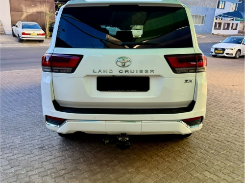 Toyota Land Cruiser 300 in Namibia