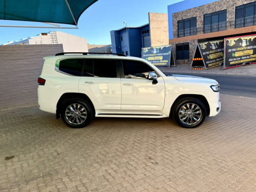 Toyota Land Cruiser 300 in Namibia