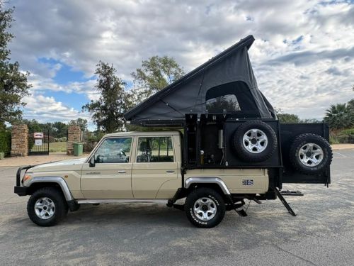 Toyota Toyota Landcruiser V8 Double Cab Diesel 4x4 in Namibia