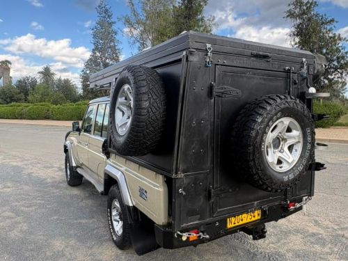Toyota Toyota Landcruiser V8 Double Cab Diesel 4x4 in Namibia
