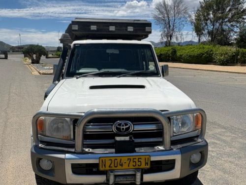 Toyota Toyota Landcruiser V8 Double Cab Diesel 4x4 in Namibia