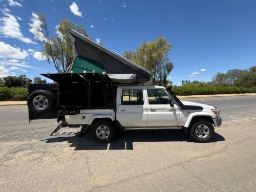 Toyota Toyota Landcruiser V8 Double Cab Diesel 4x4 in Namibia