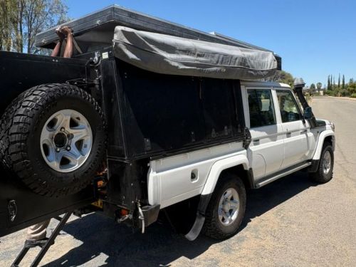 Toyota Toyota Landcruiser V8 Double Cab Diesel 4x4 in Namibia