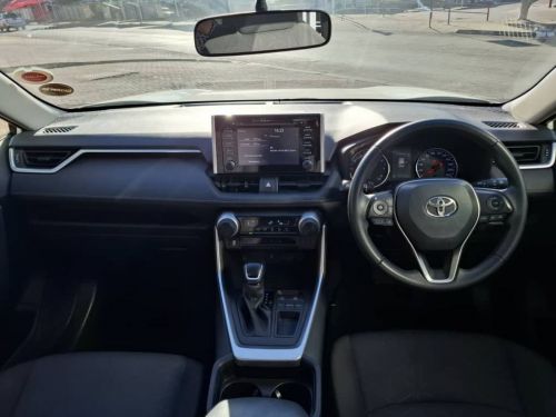 Toyota Rav 4 2.0 GX CVT in Namibia