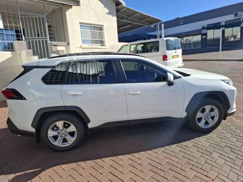 Toyota Rav 4 2.0 GX CVT in Namibia