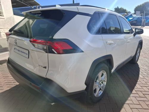 Toyota Rav 4 2.0 GX CVT in Namibia