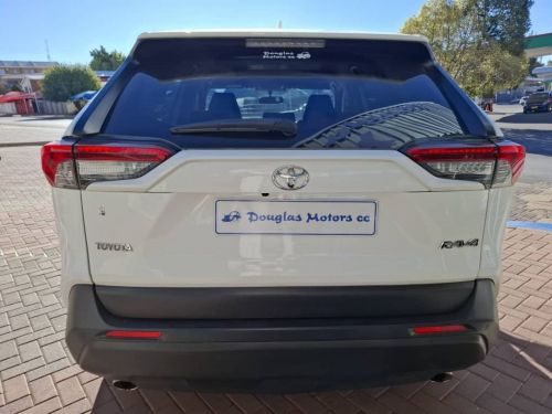 Toyota Rav 4 2.0 GX CVT in Namibia