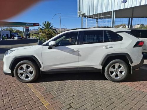 Toyota Rav 4 2.0 GX CVT in Namibia