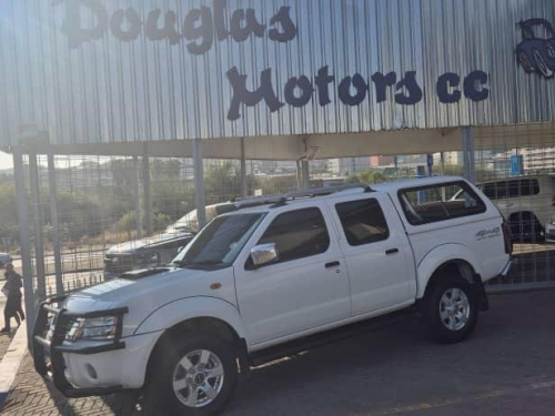 Nissan Hardbody NP300 2.5 TDi 4x4 in Namibia