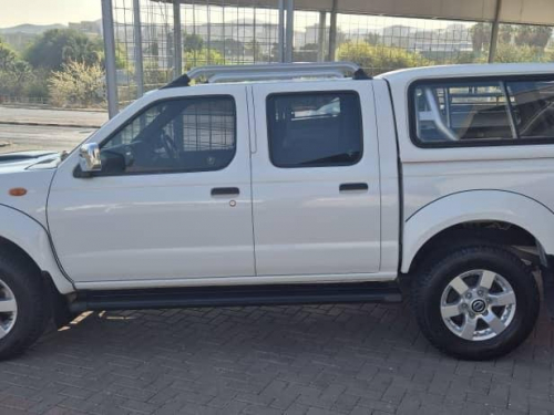 Nissan Hardbody NP300 2.5 TDi 4x4 in Namibia