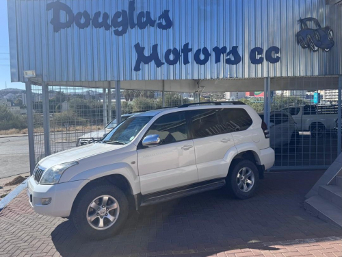 Toyota Prado VX 4.0 V6 A/T in Namibia