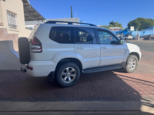 Toyota Prado VX 4.0 V6 A/T in Namibia