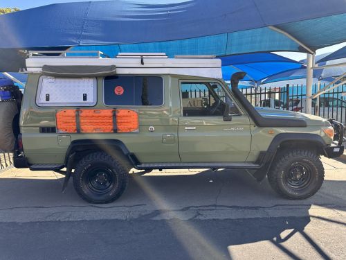 Toyota Landcruiser 4.5 V8 Camper Alu-cab Conversion in Namibia