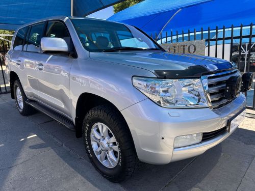 Toyota Landcruiser 200 4.5 V8 VX in Namibia