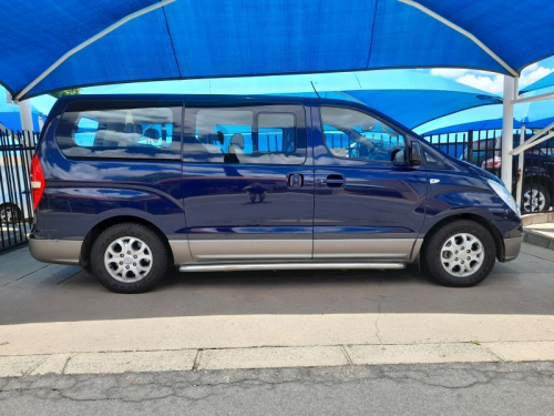 Hyundai H1 2.4 GLS 9S/T Bus in Namibia