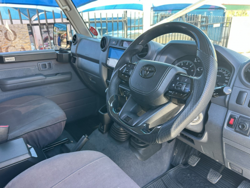 Toyota Landcruiser 4.5 V8 7Diesel D/C 4x4 Manual in Namibia