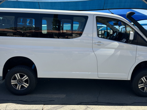 Toyota Quantum 2.8 GL Manual 4x4 11 Seater in Namibia