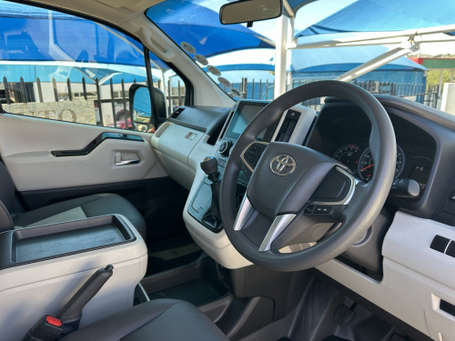 Toyota Quantum 2.8 GL Manual 4x4 11 Seater in Namibia