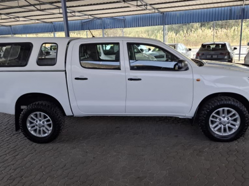 Toyota HILUX 2.5 D4D D/CAB 4X4 in Namibia