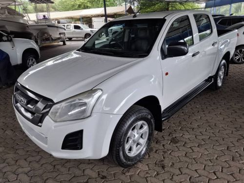 Isuzu KB250 D-TEQ D/CAB 4X4 MAN in Namibia