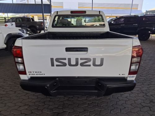 Isuzu KB250 D-TEQ D/CAB 4X4 MAN in Namibia