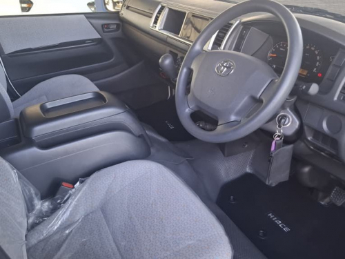 Toyota QUANTUM 2.5 D4D 14 SEATER GL in Namibia