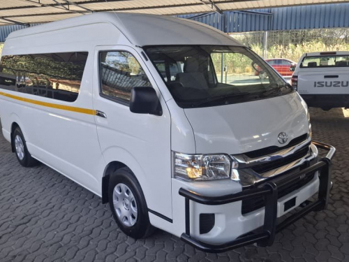Toyota QUANTUM 2.5 D4D 14 SEATER GL in Namibia