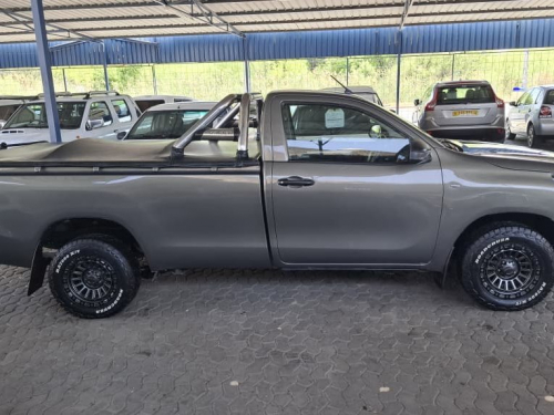 Used Toyota HILUX 2000 VVTI A/CON for sale in Windhoek