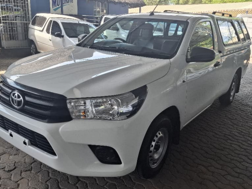 Toyota HILUX 2000 VVTI A/CON in Namibia