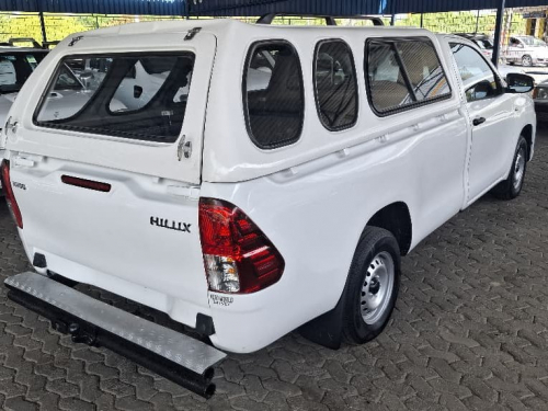 Toyota HILUX 2000 VVTI A/CON in Namibia