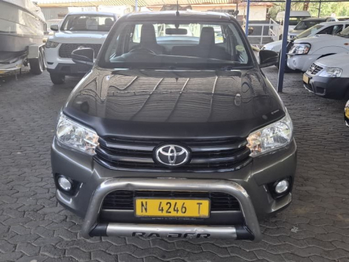 Toyota HILUX 2000 VVTI A/CON in Namibia