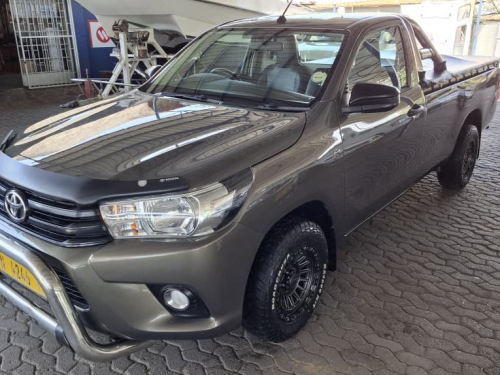 Toyota HILUX 2000 VVTI A/CON in Namibia