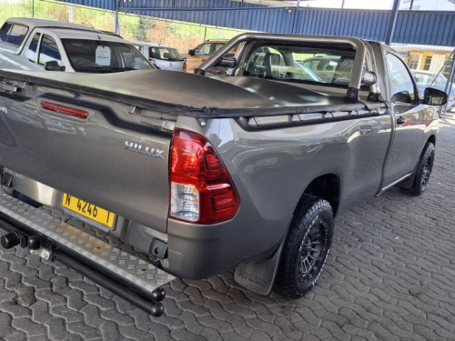 Toyota HILUX 2000 VVTI A/CON in Namibia