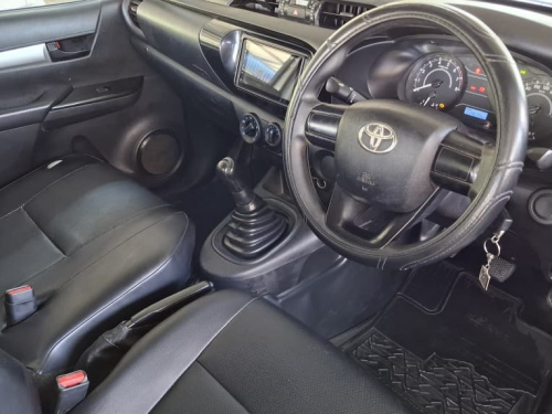 Toyota HILUX 2000 VVTI A/CON in Namibia