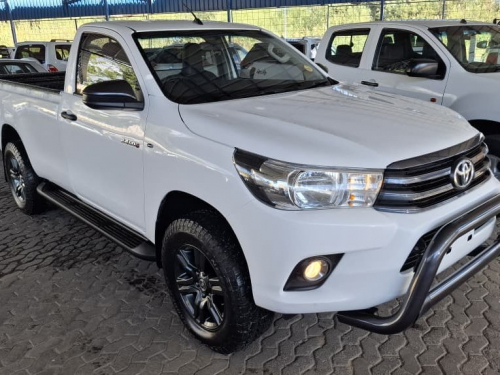 Toyota HILUX 2.4 GD6 SR 4X4 S/CAB in Namibia