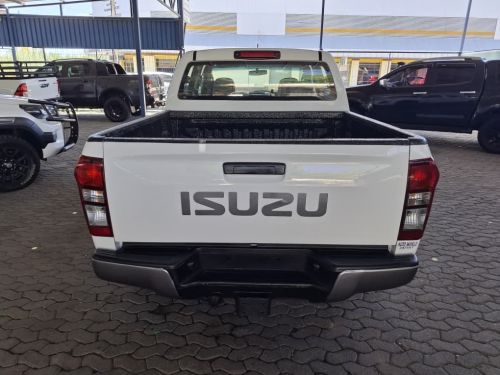 Isuzu D-MAX 2.5 D/CAB 4X4 HI-RIDER in Namibia
