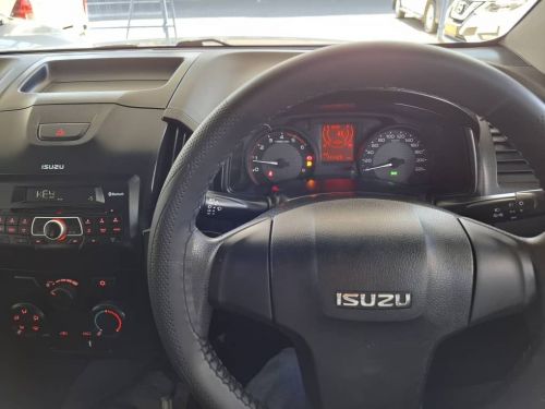 Isuzu KB250 D-MAX D/CAB 4X4 HI-RIDER in Namibia