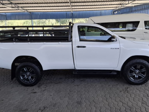 Pre-owned Toyota HILUX 2.4 RAIDER S/CAB 4X2 MAN for sale in 