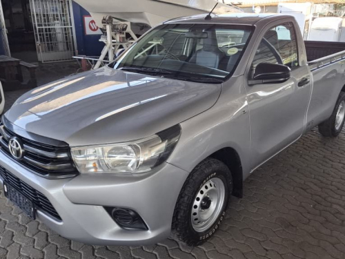 Toyota HILUX 2000 VVTI A/CON LWB S/CAB in Namibia