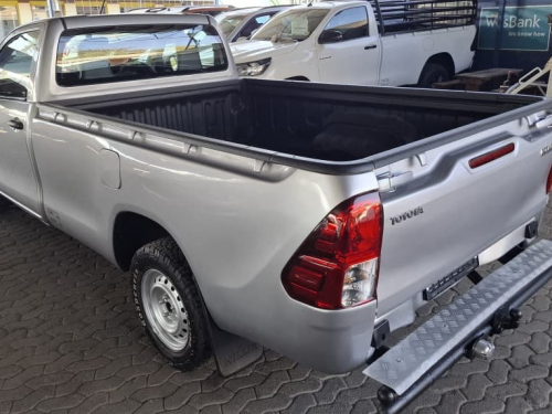Toyota HILUX 2000 VVTI A/CON LWB S/CAB in Namibia