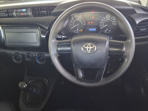 Toyota HILUX 2000 VVTI A/CON LWB S/CAB in Namibia