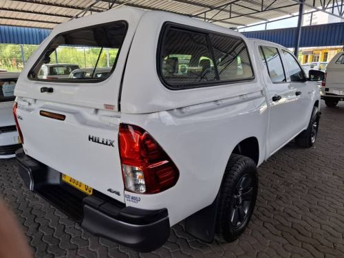 Toyota HILUX 2.4 GD6 SR D/CAB MAN in Namibia