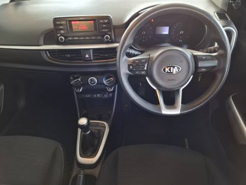 Kia PICANTO 1.0 STYLE in Namibia