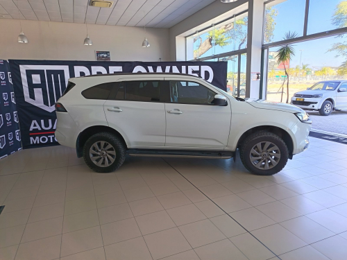 Isuzu MU-X 3.0 LS in Namibia