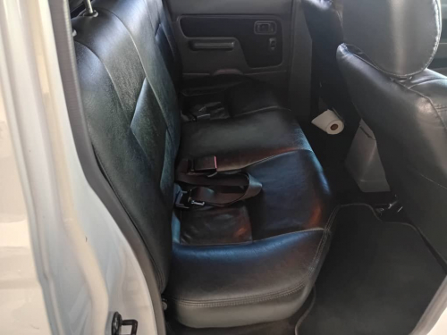 Nissan Np300 2.5TDi D/c 4x4 in Namibia