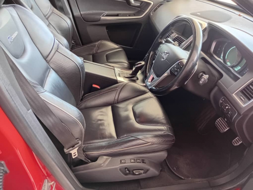 Volvo XC60 3.0 T6 AWD R-Design in Namibia