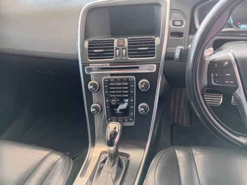 Volvo XC60 3.0 T6 AWD R-Design in Namibia