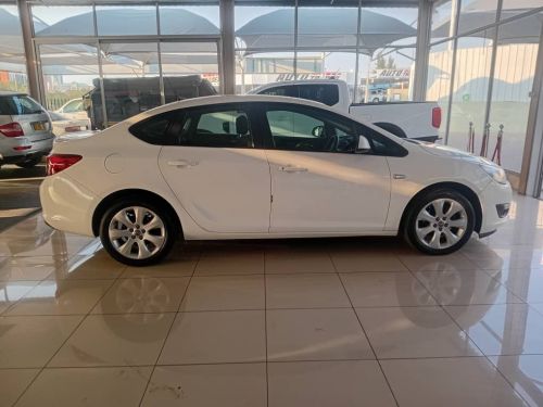 Opel Astra 1.6 Assenta in Namibia
