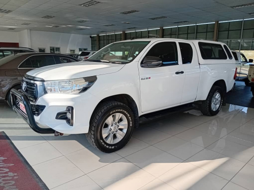 Toyota Hilux 2.4GD6 Clubcab 4x2 in Namibia